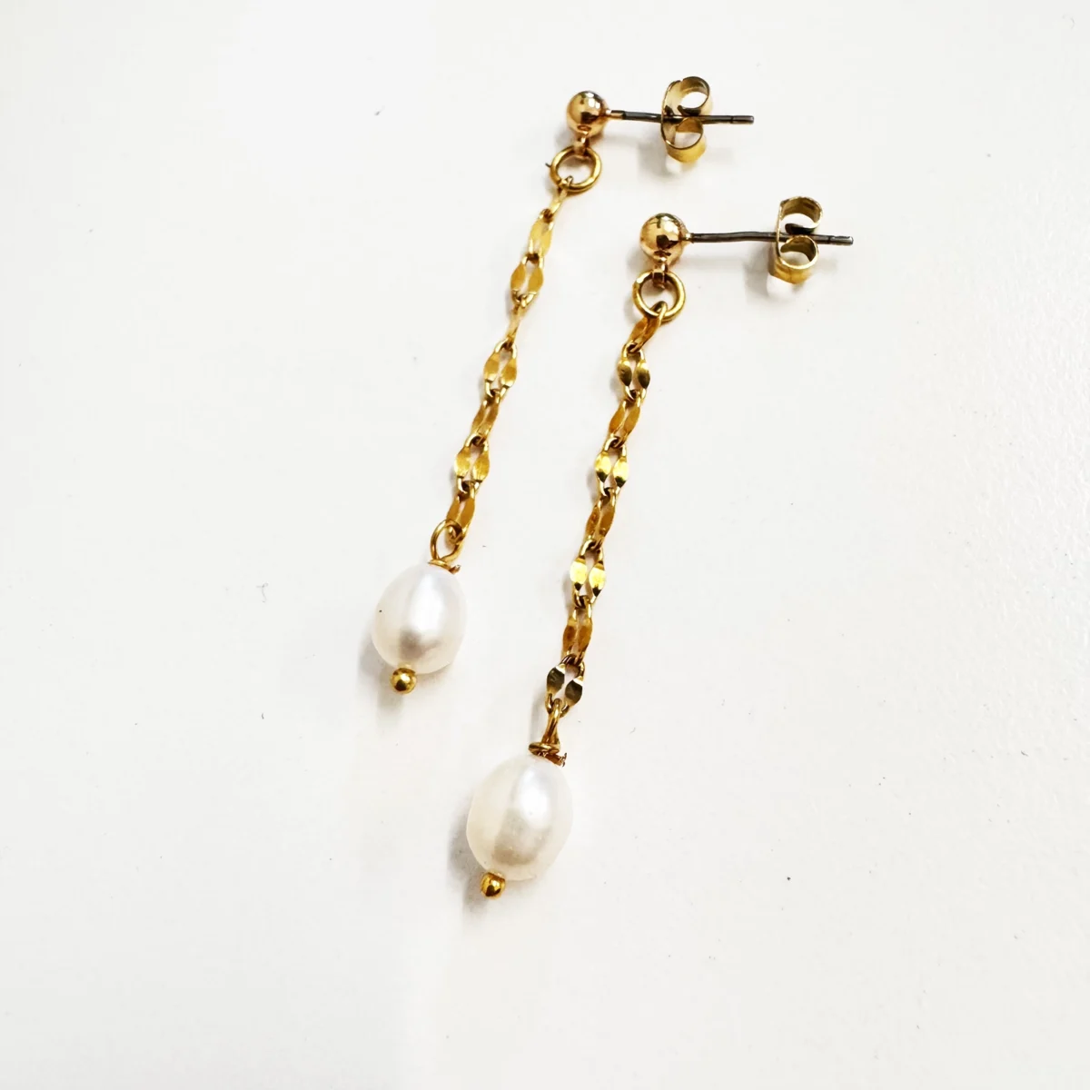 Freshwater pearl gold earrings